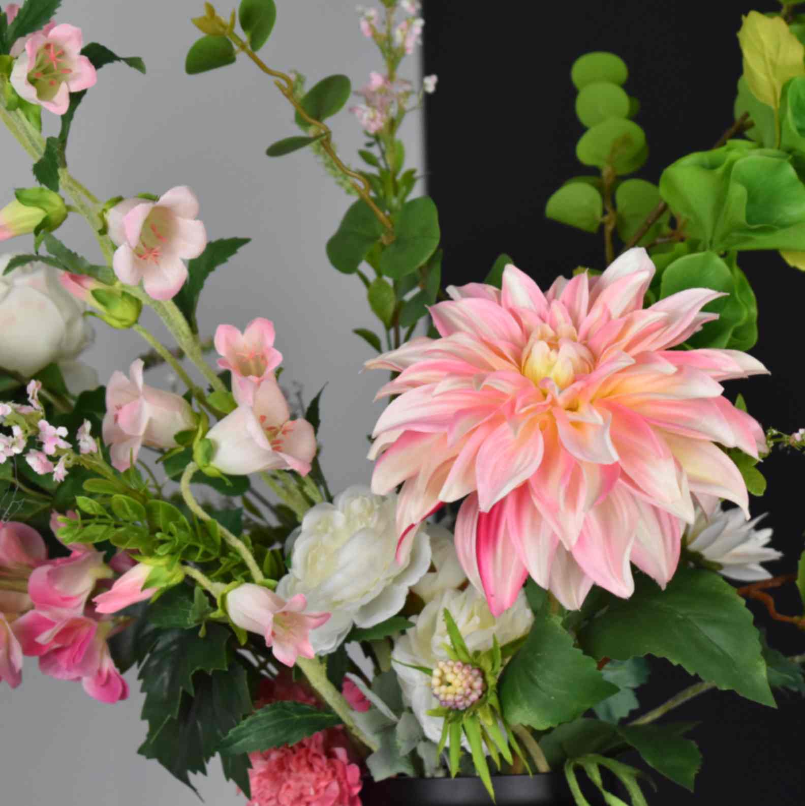 roze wit zijden bloemen boeket dahlia