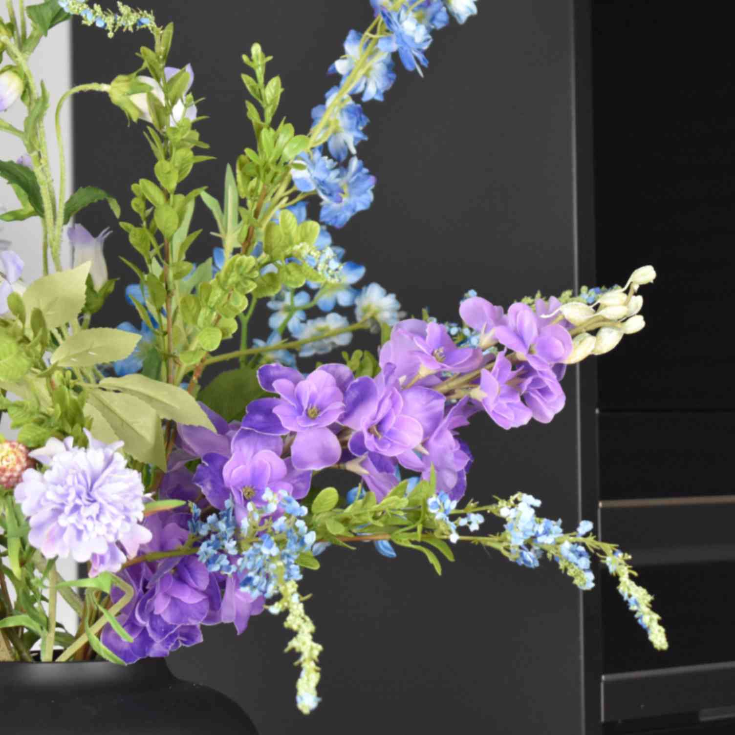 paars blauw zijden bloemen boeket middelgroot rechts